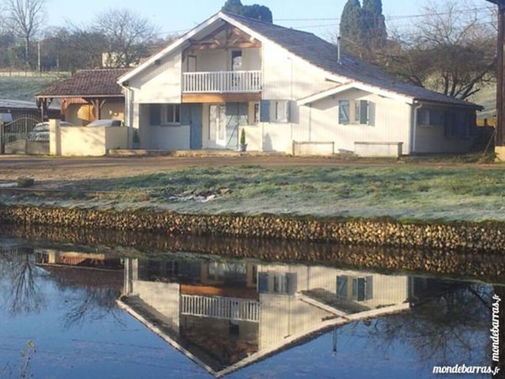   Maison au bord du canal de l'entre deux mers. Aquitaine, Hure (33190)
