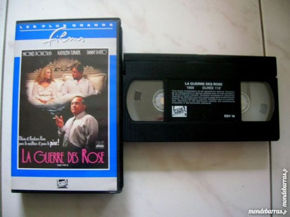 K7 VHS LA GUERRE DES ROSE - Douglas/Devito DVD et blu-ray