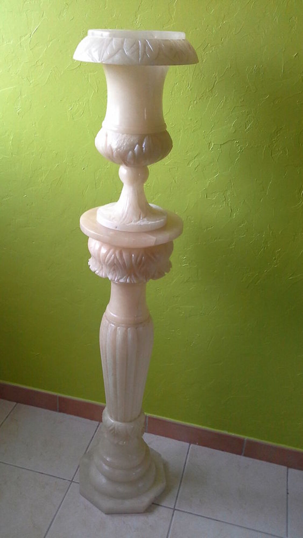 colonne et vase en albatre Décoration