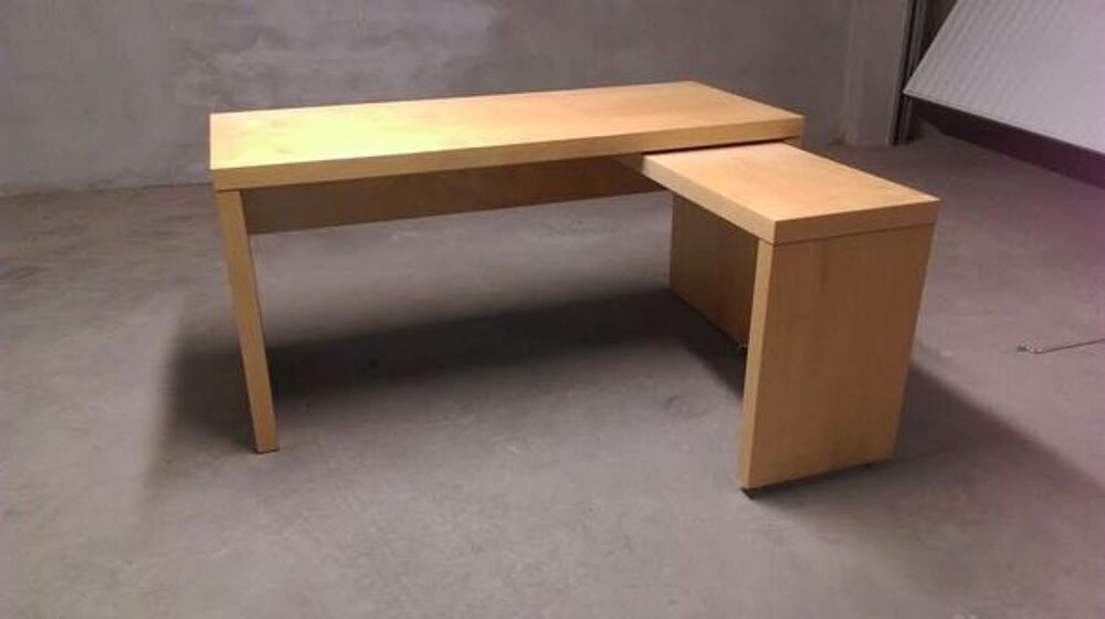 Bureau IKEA Jonas Meubles