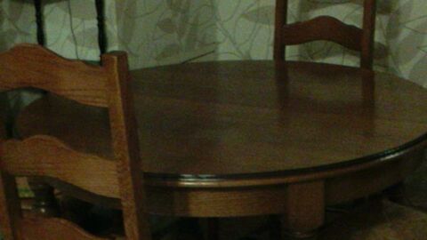 table sella à manger avec 4 chaises 100 Issy-les-Moulineaux (92)