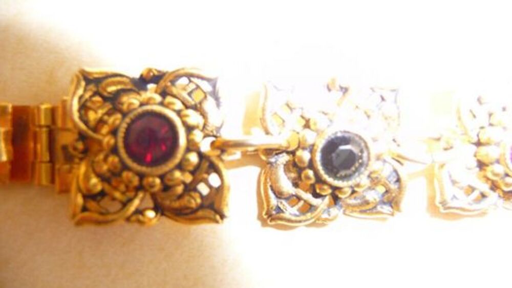 BRACELET ANCIEN Bijoux et montres