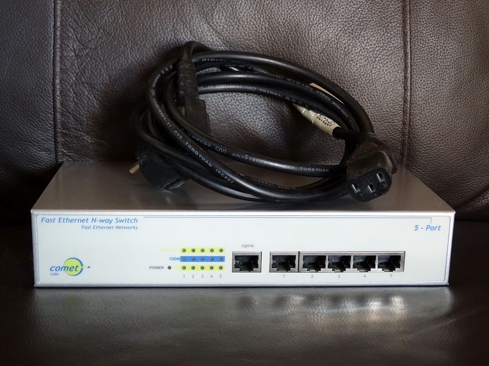 Switch 5 port Usb Comet Matériel informatique