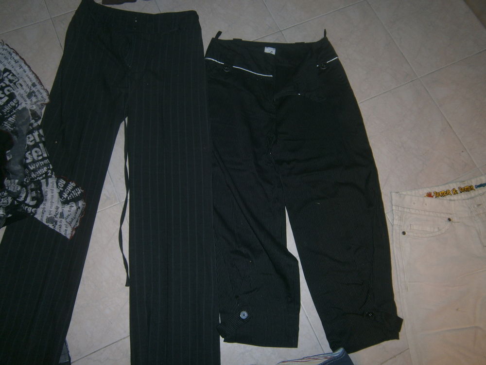 3 pantalons bon &eacute;tat Vêtements