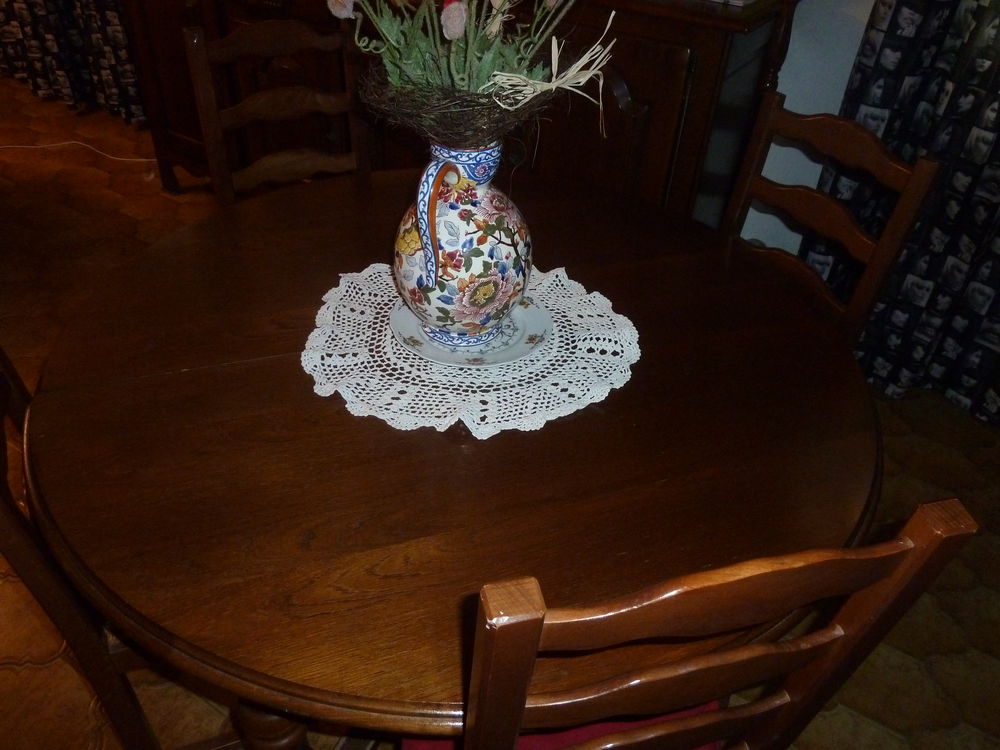 table et 4 chaises Meubles