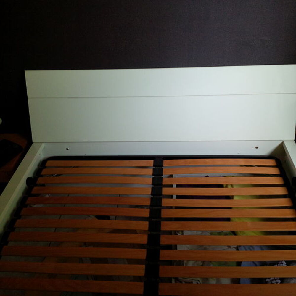 Lit laqu&eacute; blanc 140x190 Meubles