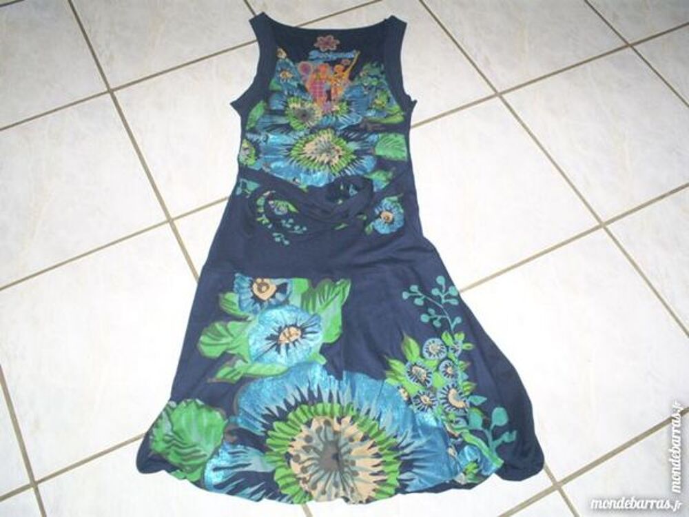 Robe DESIGUAL Taille S Vêtements