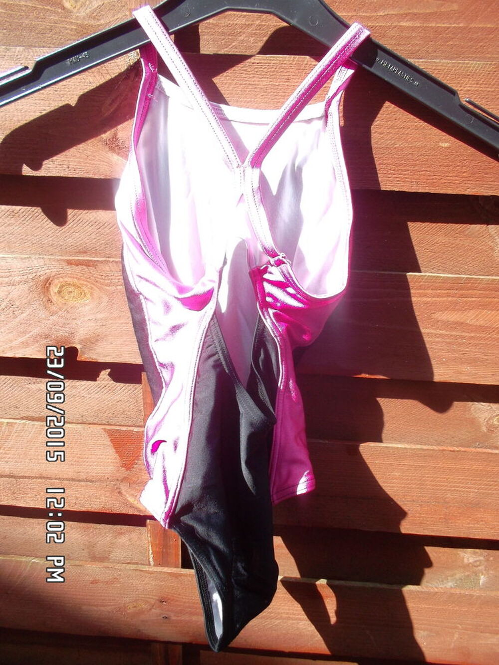 MAILLOT DE BAIN ROSE ET NOIR DECATHLON*JUSTE 2E*KIKI60230 Vêtements enfants
