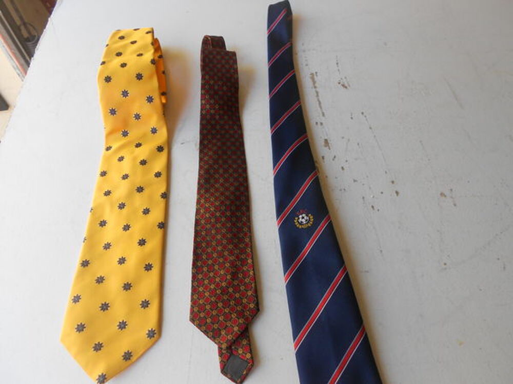 lot de cravates de marque Vêtements