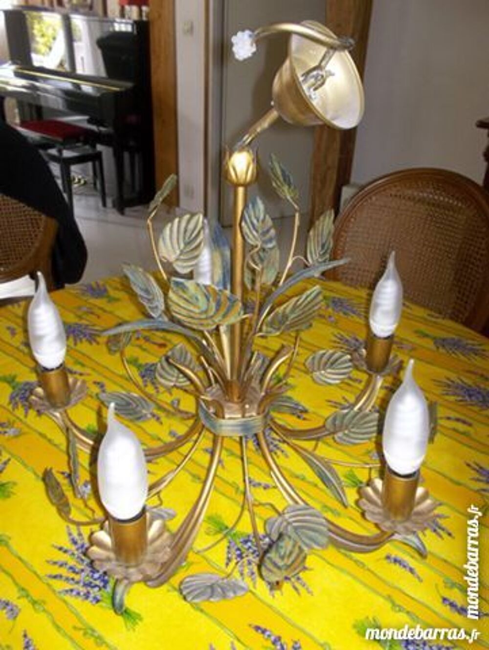 lustre 5x40w feuilles dor&eacute;es avec ampoules Décoration