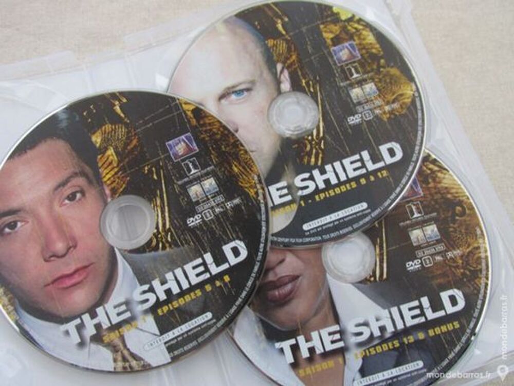 &laquo;THE SHIELD&raquo; SAISON 1 INTEGRALE Coffret de 4 DVD DVD et blu-ray