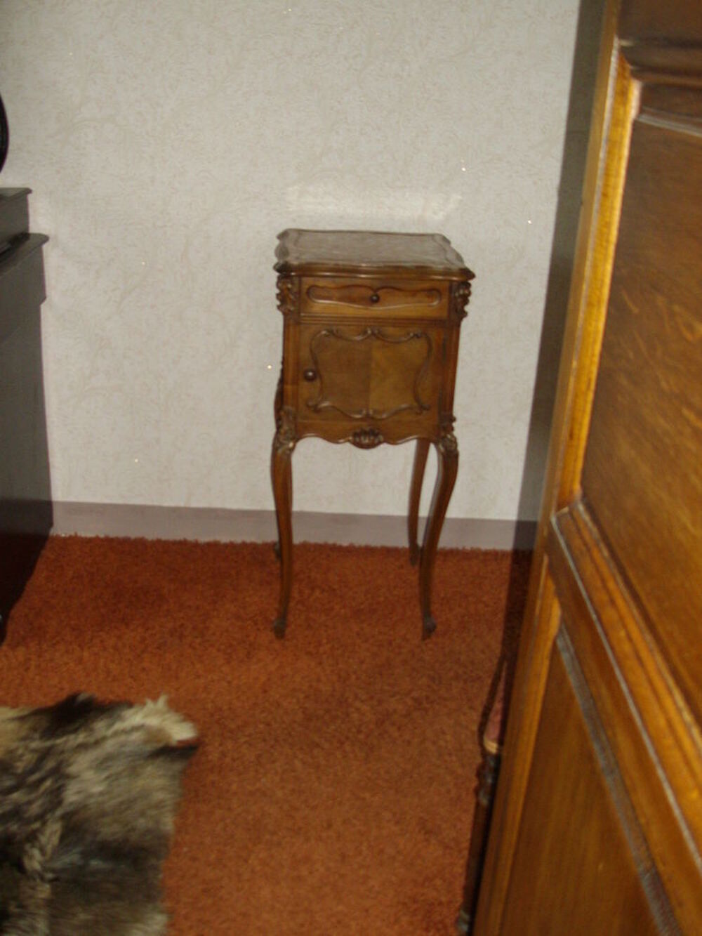 TABLE DE CHEVET Meubles