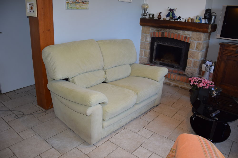 canape 2 place + fauteuil + pouf Meubles