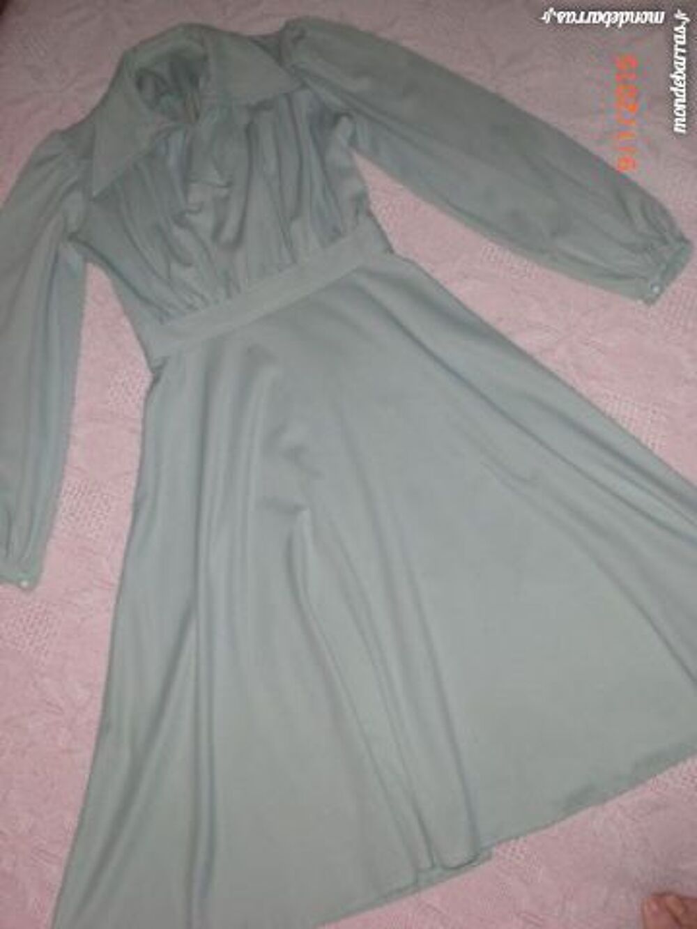Jolie robe habill&eacute;e t 36 Vêtements