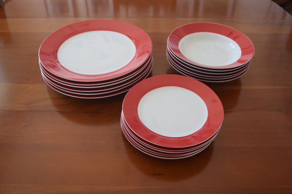 vaisselle rouge Cuisine
