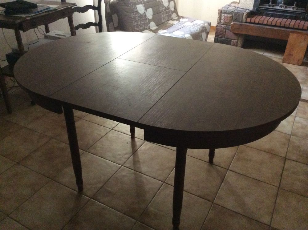 Table salle &agrave; manger ovale Meubles