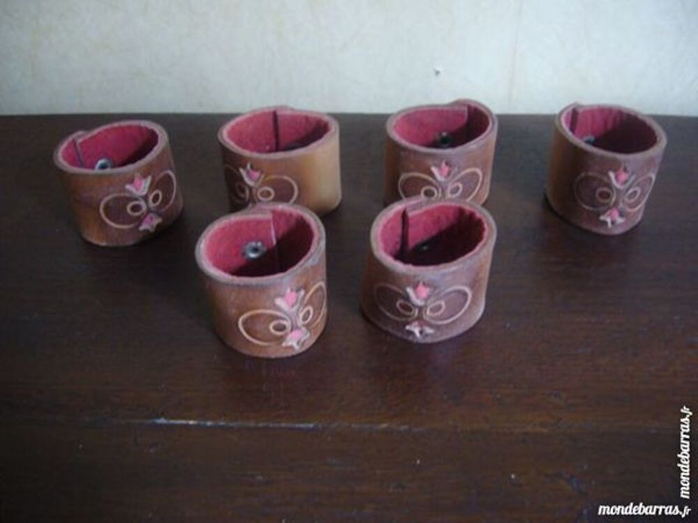 original : 6 ronds de serviette en cuir d&eacute;cor&eacute; Cuisine
