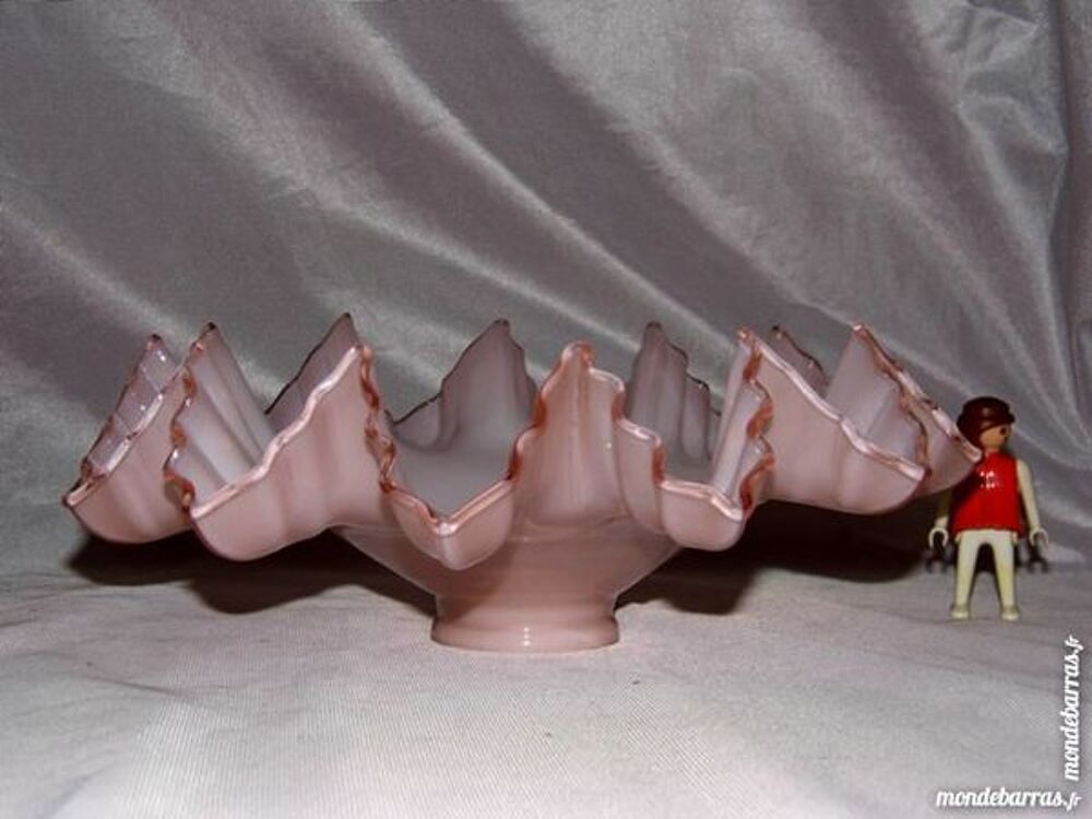 Ancien abat-jour dentelle opaline rose vintage Décoration