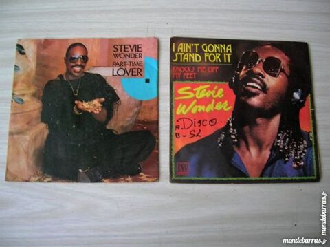 45 TOURS STEVIE WONDER. Lot de DEUX 45 Tours. 13 Nantes (44)
