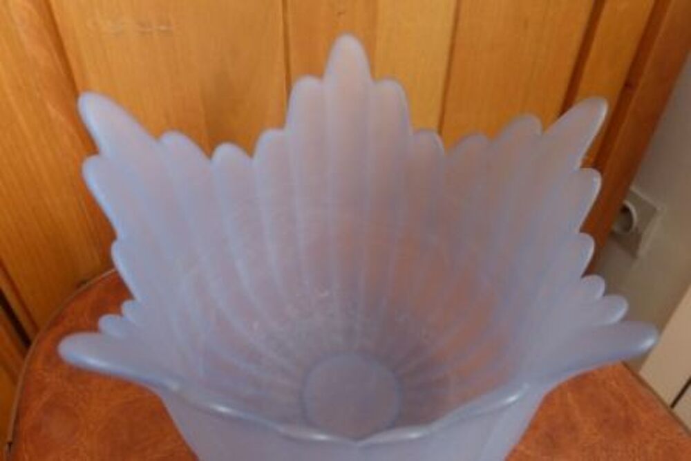 VASE BLEU VERRE OPAQUE forme de fleur Décoration