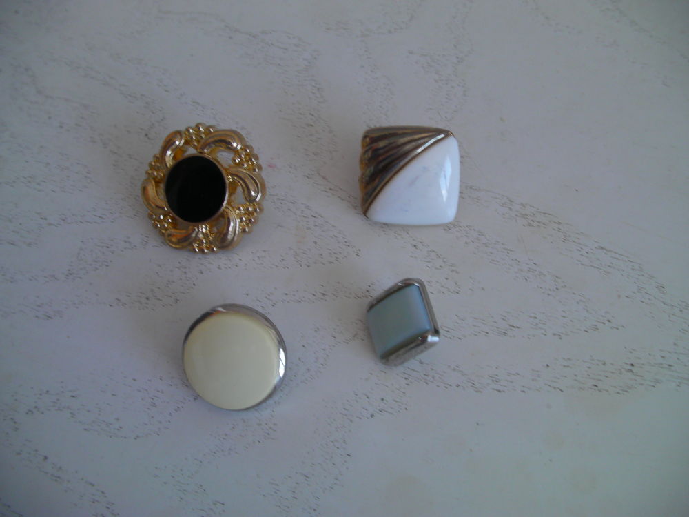 JOLIS BOUTONS Vêtements