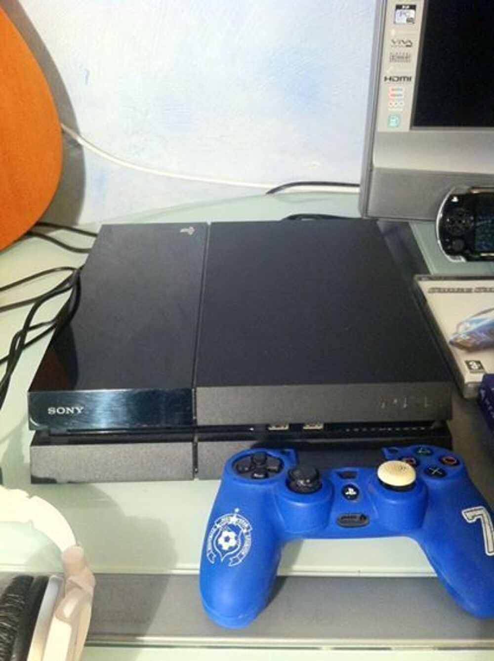 playstation 4 + 6 jeux Consoles et jeux vidéos