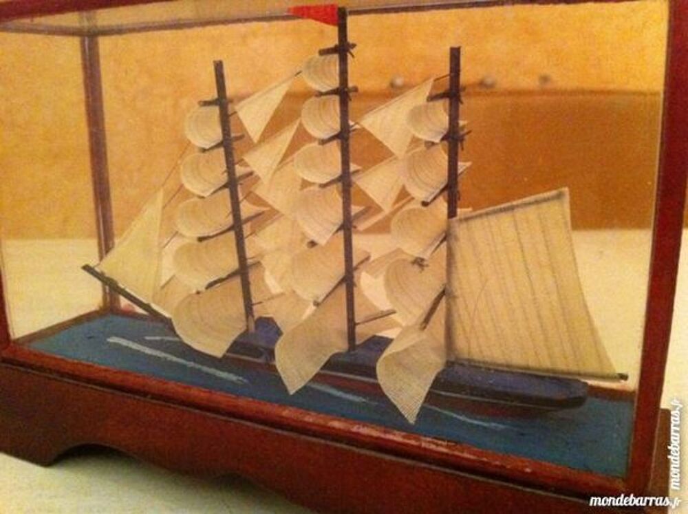 maquette de voilier sous verre Décoration