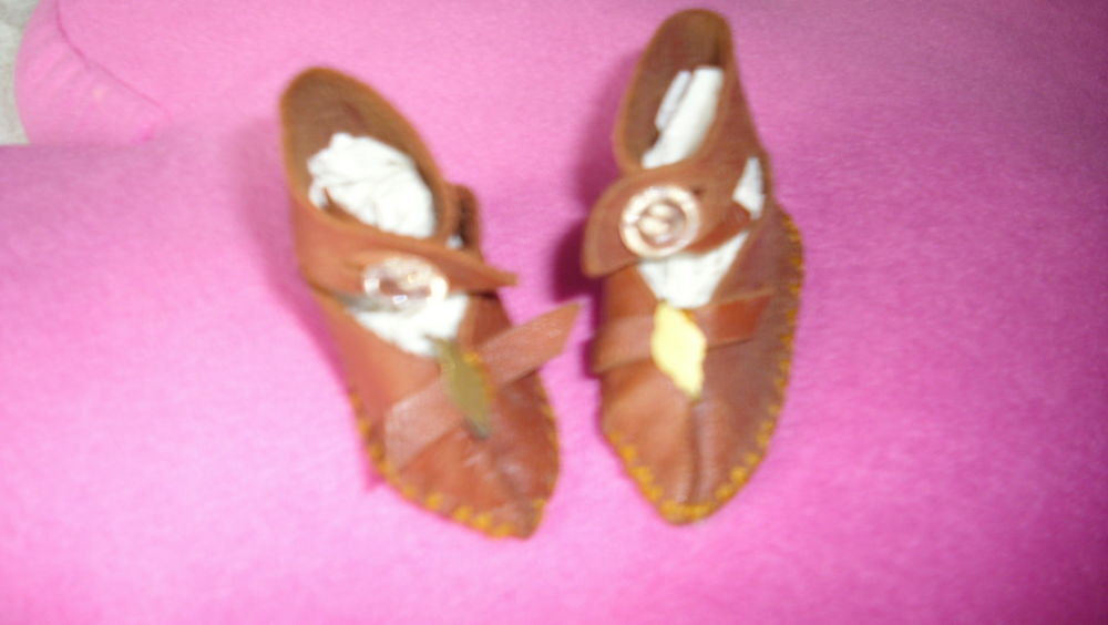 CHAUSSURES POUR POUPEE ANCIENNE 