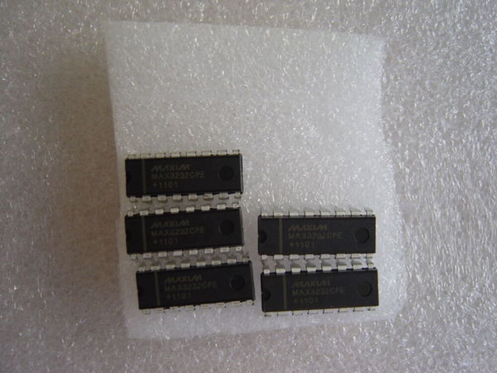 Circuit int&eacute;gr&eacute; CI MAX3232CPE Bricolage