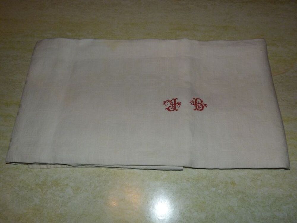 Nappe ancienne brod&eacute;e Décoration