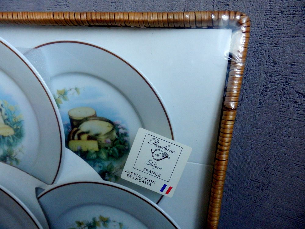 Service &agrave; Fromage ,6 assiettes en porcelaine . Cuisine