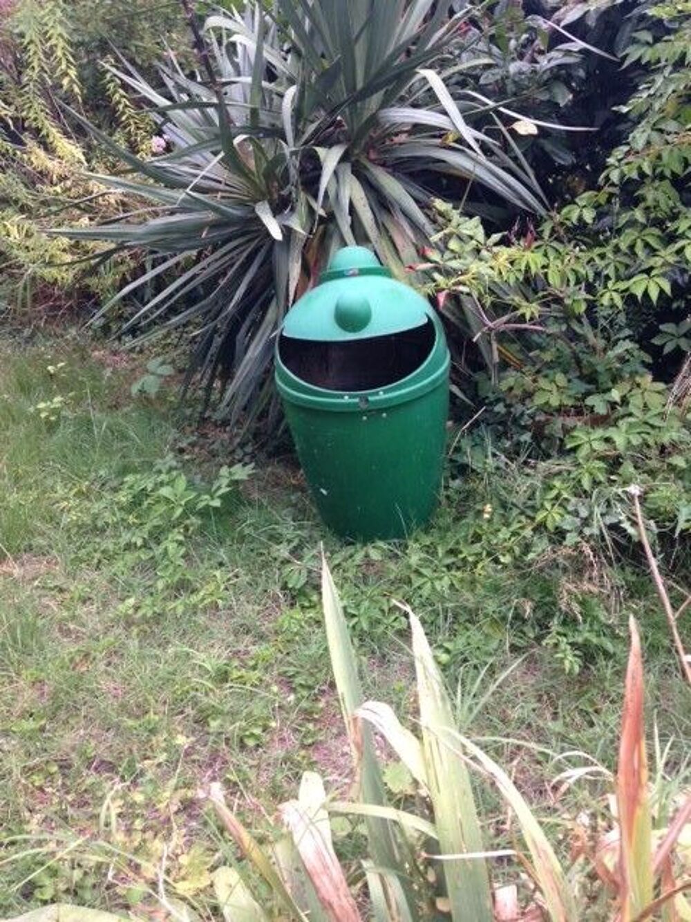 Poubelle de jardin d&eacute;coratives Jardin