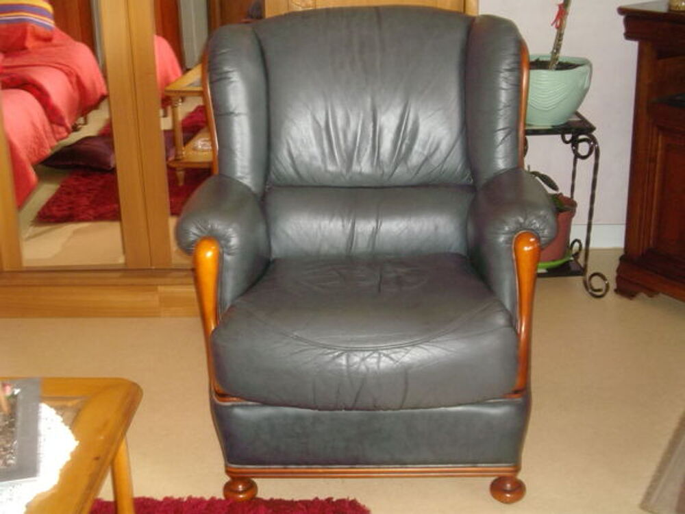FAUTEUIL EN CUIR Meubles