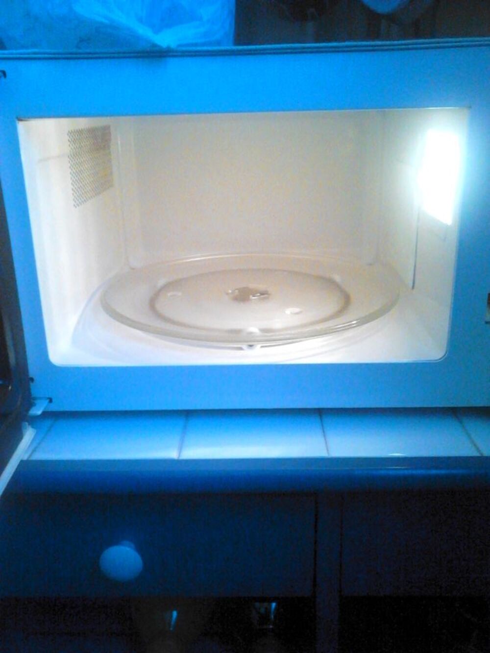 four micro-onde Electroménager