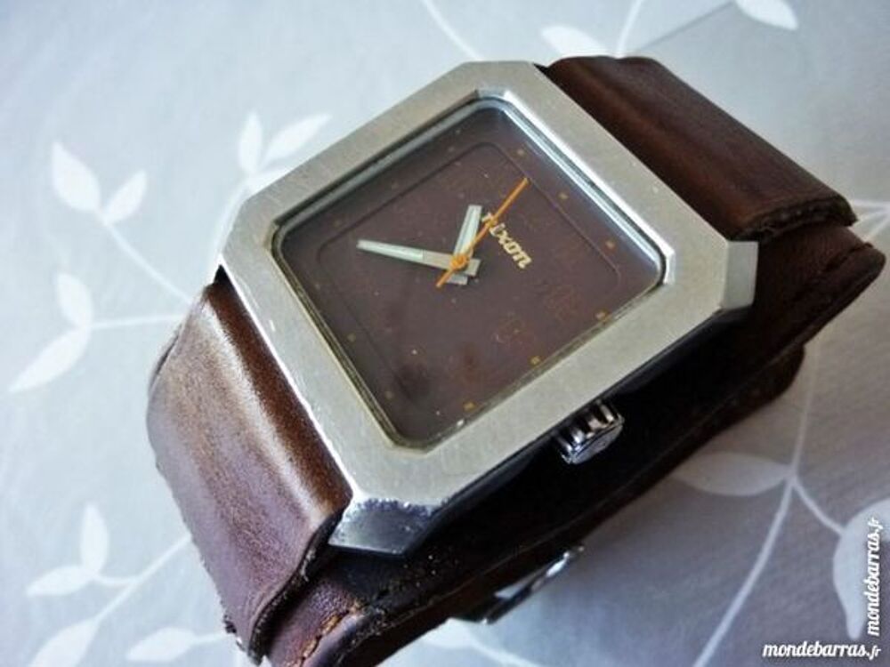 NIXON HOMBRE SECRETO montre analogique ANA0015 Bijoux et montres