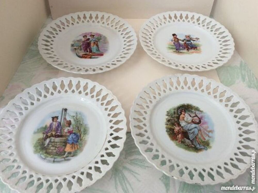 Assiettes dessert dentelle porcelaine d&eacute;cor centr&eacute; 