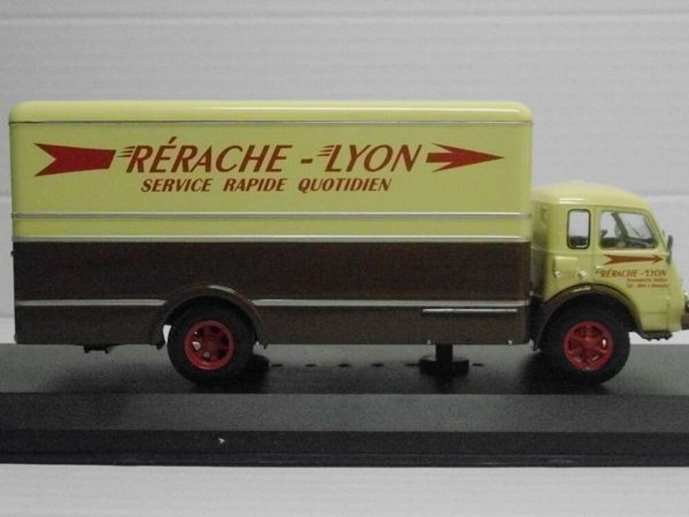 Renault 4140 Fain&eacute;ant fourgon t&ocirc;l&eacute; - IXO 
