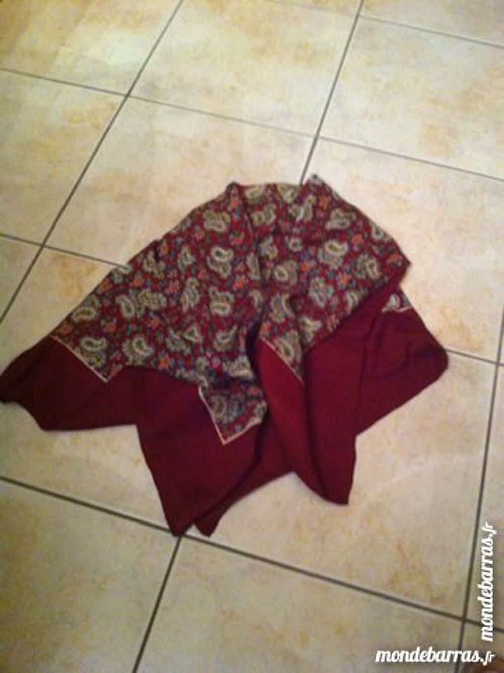 foulard avec bord bordeau Bijoux et montres