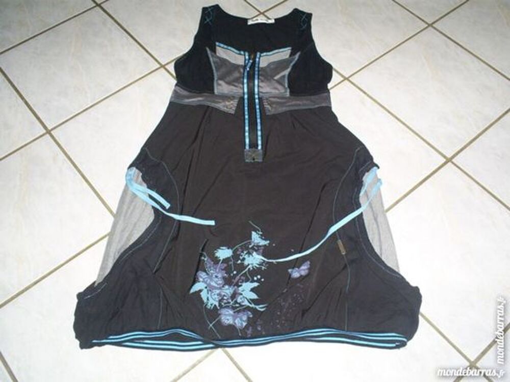 Robe FUNKY FRESH style lmv Taille 2 Vêtements