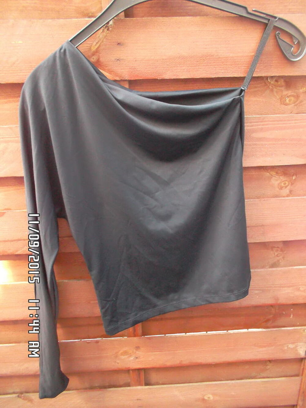 HAUT NOIR 1 MANCHE T.2*JUSTE 2E*KIKI60230 Vêtements