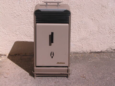 pole ptrole vintage 80 Bziers (34)