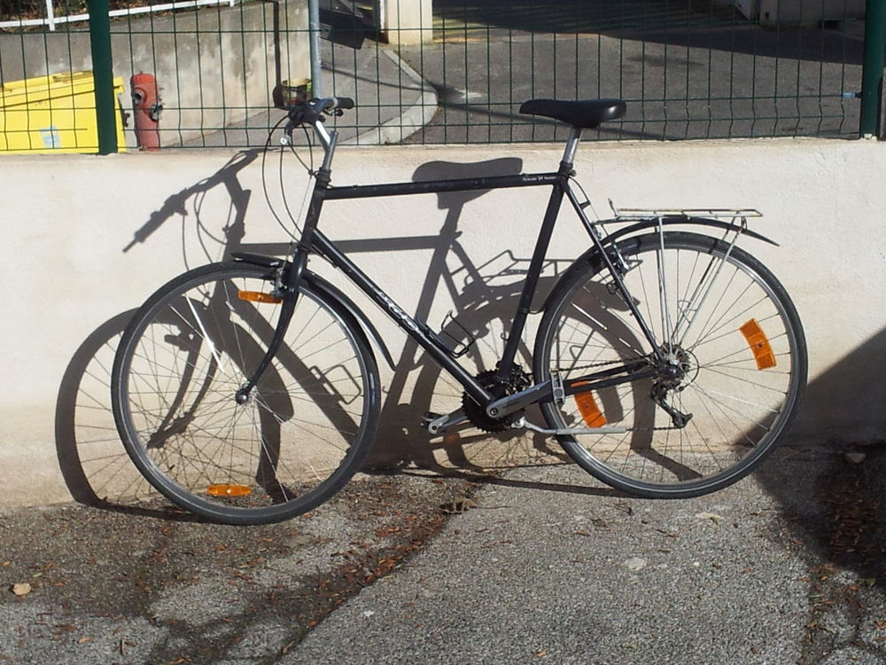 Re-CYCLE-age de tout type de v&eacute;los. Vélos