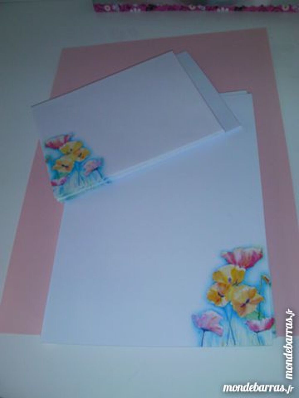 ENSEMBLE COURRIER Papier+enveloppes imprim&eacute; fleurs Livres et BD