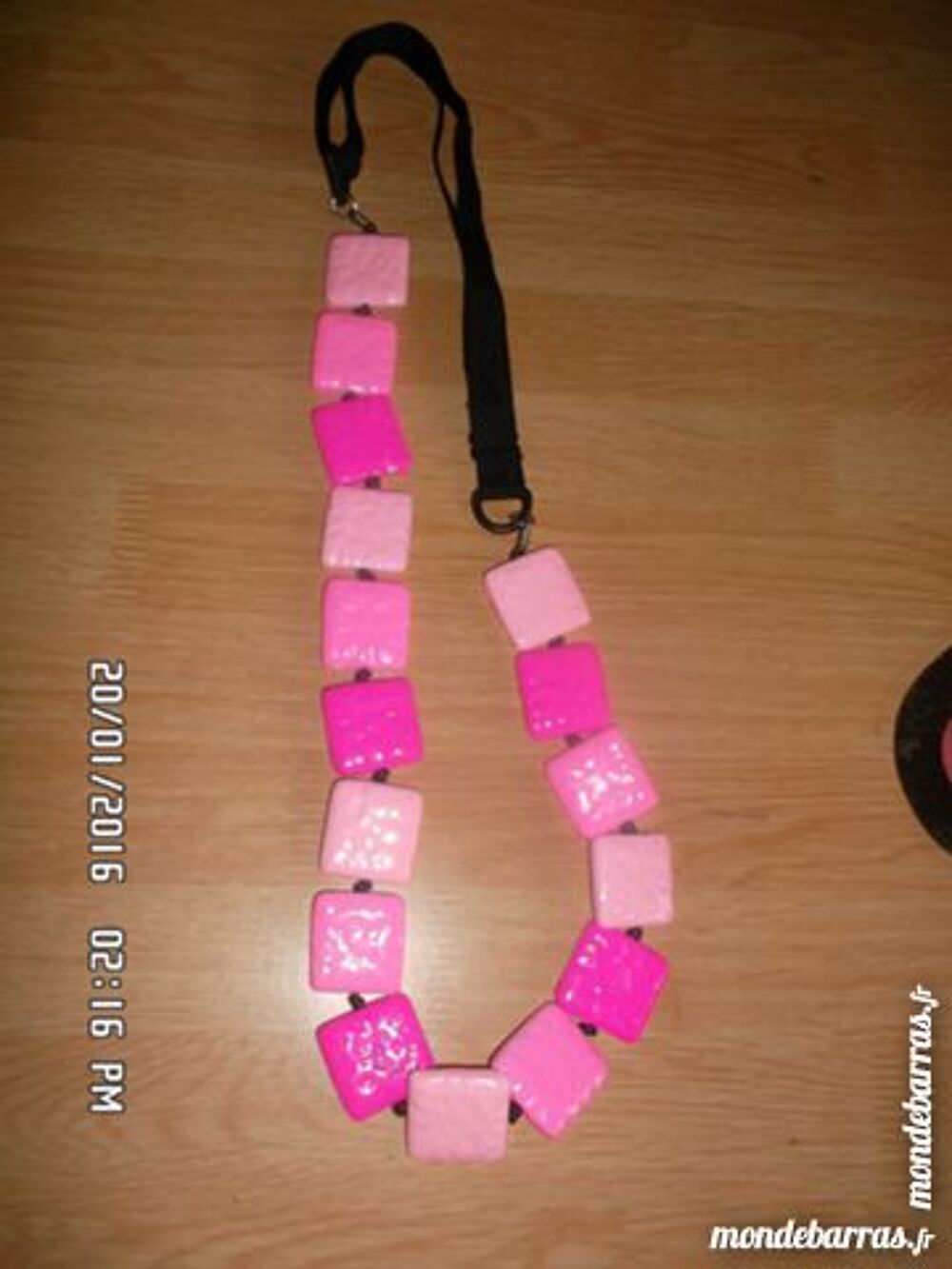 collier carr&eacute; rose*juste 3e*kiki60230 Bijoux et montres