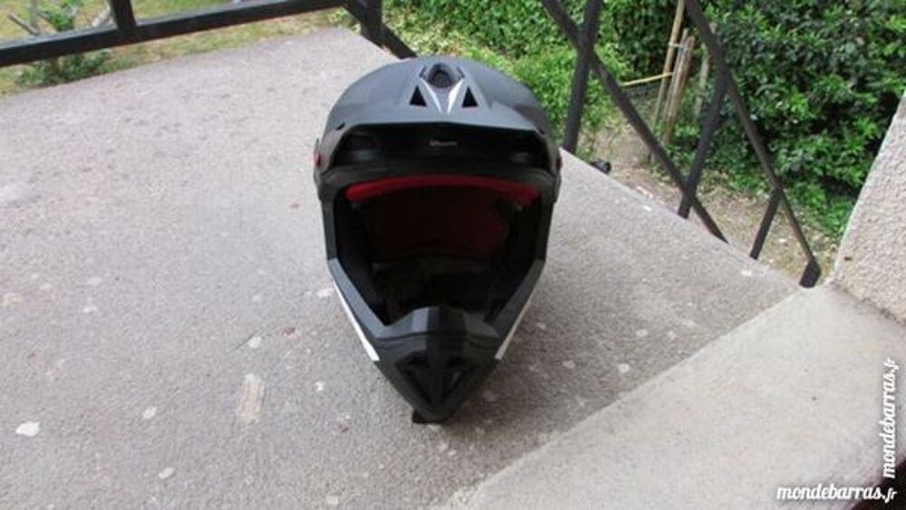 CASQUE DE 6 A 10 ANS.(tout neuf)decatlon+facture. Vélos