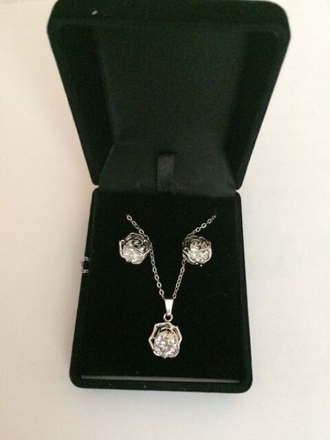 parure collier = b.o. neuf offert en double rhodies 15 Vanduvre-ls-Nancy (54)