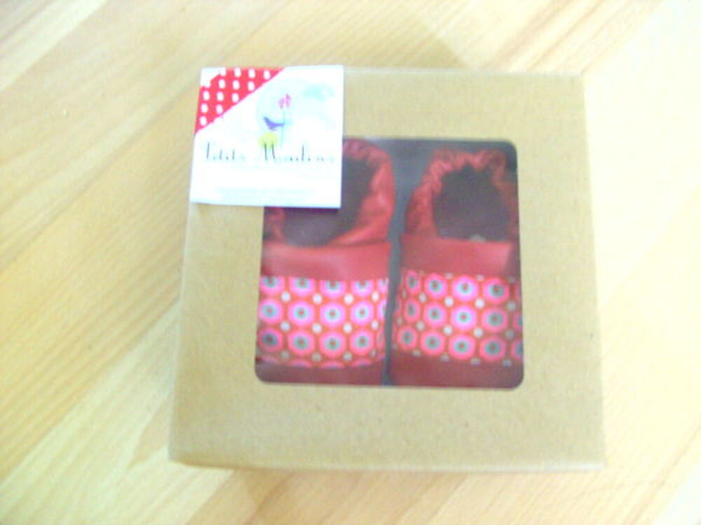 Paire de chaussons en cuir 1er &acirc;ge (Neuve) Chaussures enfants