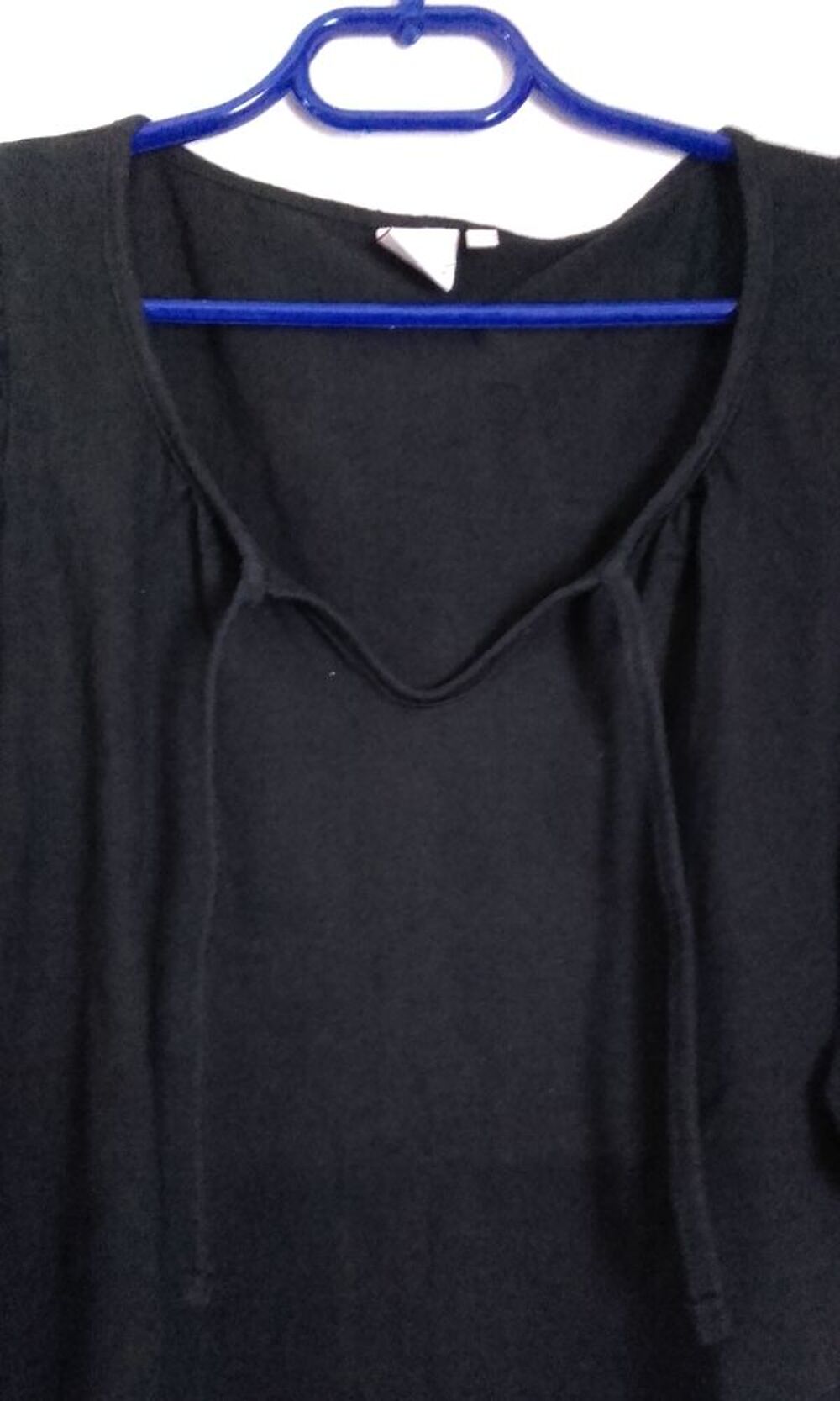 Tee shirt noir Vêtements