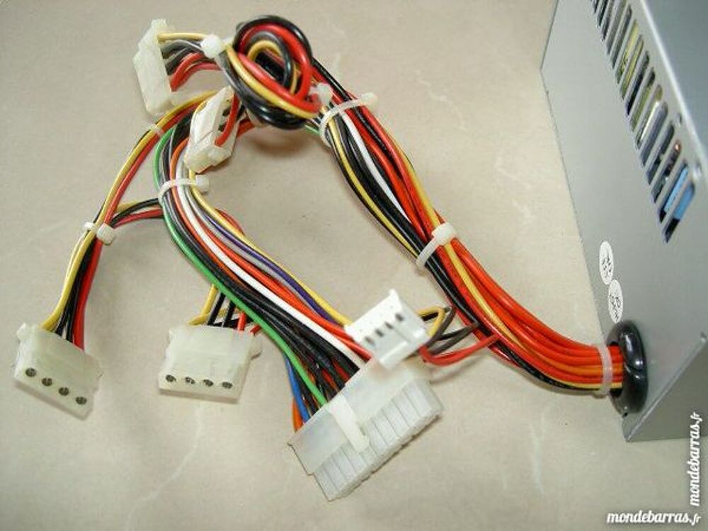 Alimentation ATX Chieftec 230W. Matériel informatique