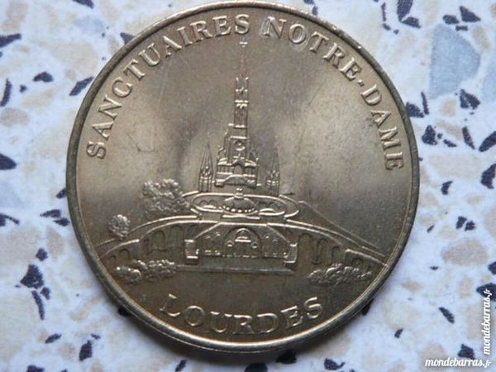 M&eacute;daille souvenir De Notre Dame De LOURDES 